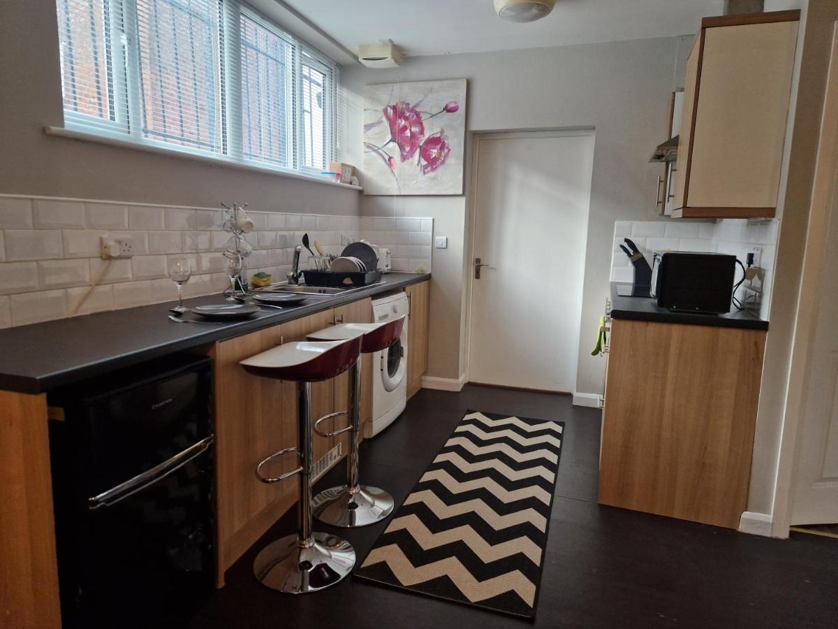 Primos Suite - Stylish 1 Bedroom In Wallsend Ньюкасл-апон-Тайн Экстерьер фото